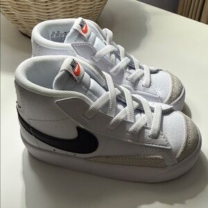 Nike Kids White and Black Sneakers with Gray Accents